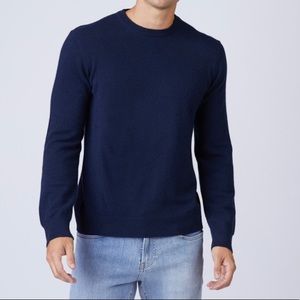 Two crew neck cashmere sweaters. Black and Navy.
